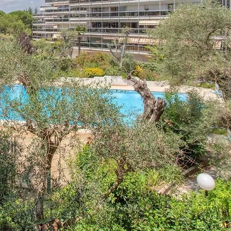 דירה Furnished Apartment Close To The Beaches With Terrace & Swimming Pool *