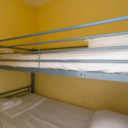 Furnished Apartment Close To The Beaches With Terrace & Swimming Pool דירה