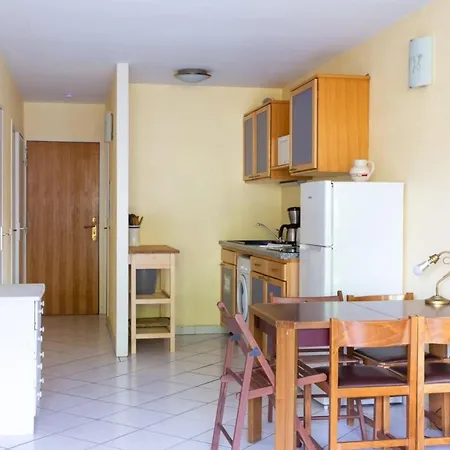 Апартаменты Furnished Apartment Close To The Beaches With Terrace & Swimming Pool Антиб